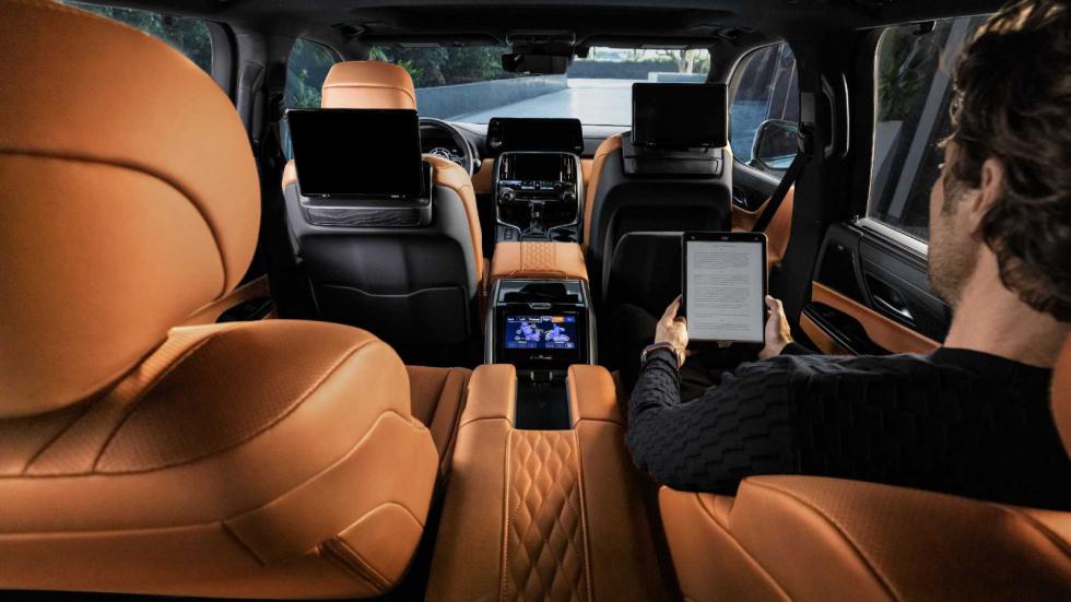 Πρεμιέρα με 200 κιλά λιγότερα για το νέο Lexus LX